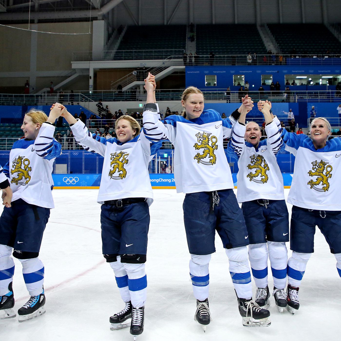 Olimpiket. Finlanda merr medaljen e bronztë në hokejin e femrave